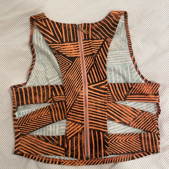 Crop top - Picture 2 of 2